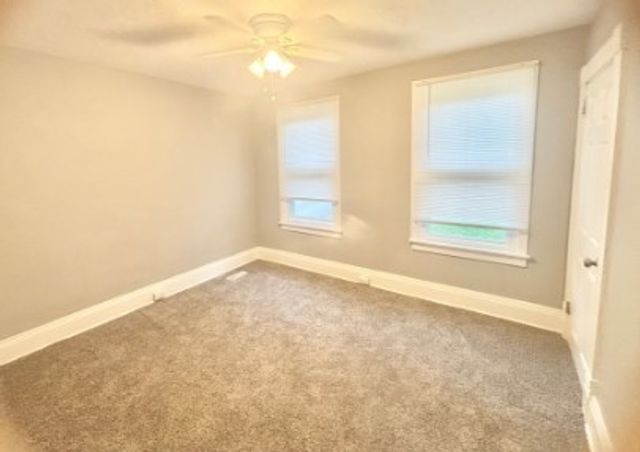 400 Prospect St B, Jeannette, PA 15644