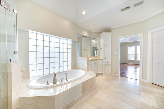 2124 Nantucket Drive A, Houston, TX 77057