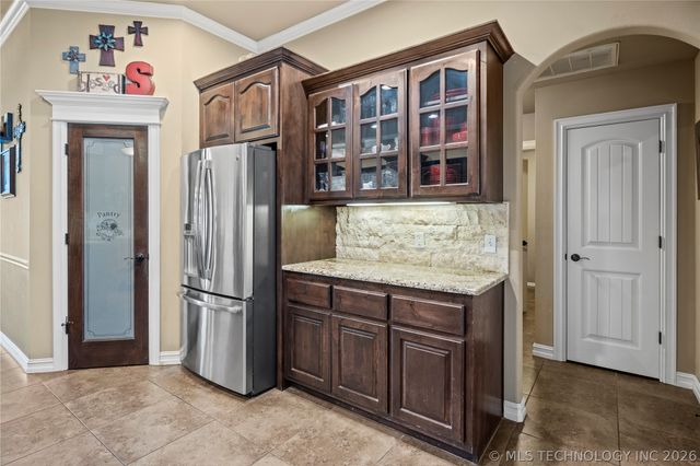 8136 N 68th East Place, Owasso, OK 74055