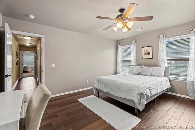 8136 N 68th East Place, Owasso, OK 74055