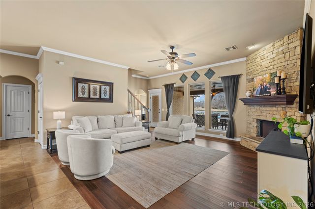 8136 N 68th East Place, Owasso, OK 74055