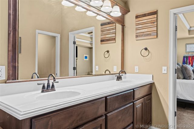 8136 N 68th East Place, Owasso, OK 74055