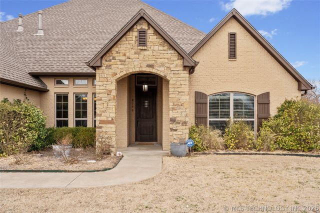 8136 N 68th East Place, Owasso, OK 74055