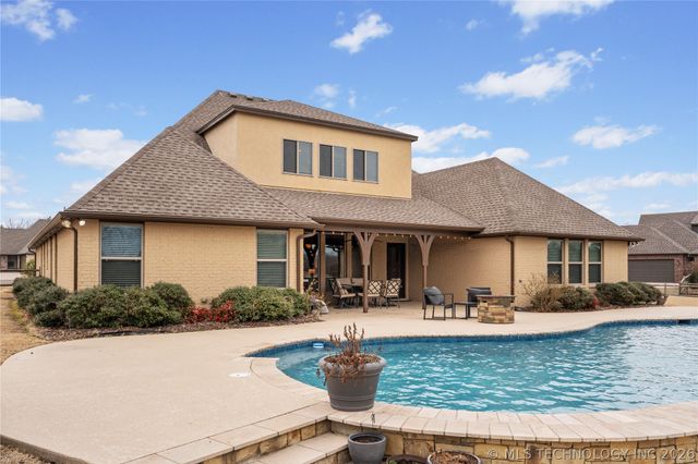 8136 N 68th East Place, Owasso, OK 74055