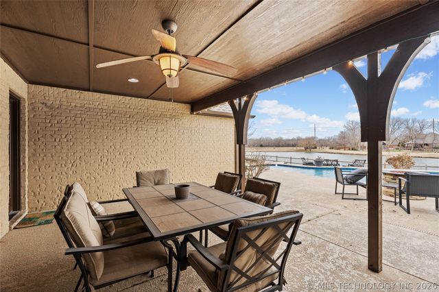 8136 N 68th East Place, Owasso, OK 74055