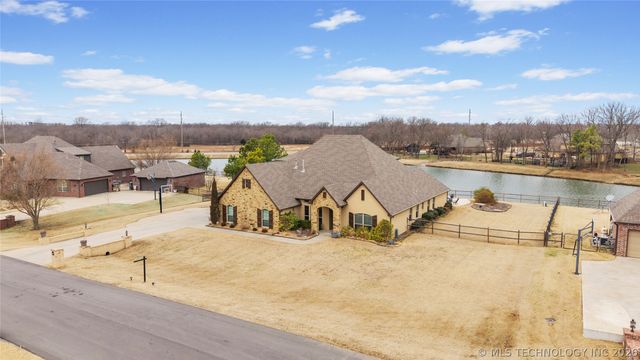 8136 N 68th East Place, Owasso, OK 74055
