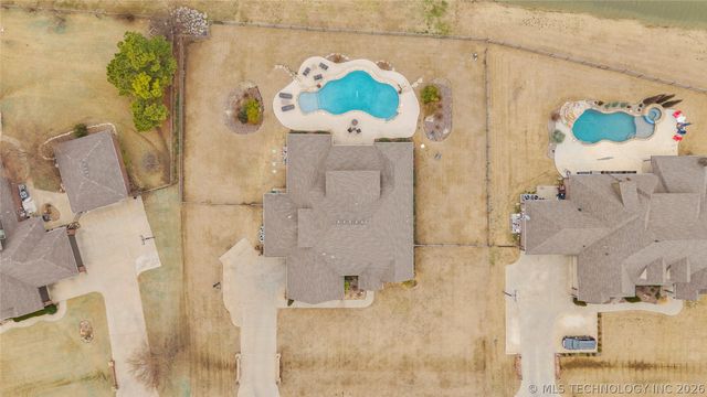 8136 N 68th East Place, Owasso, OK 74055