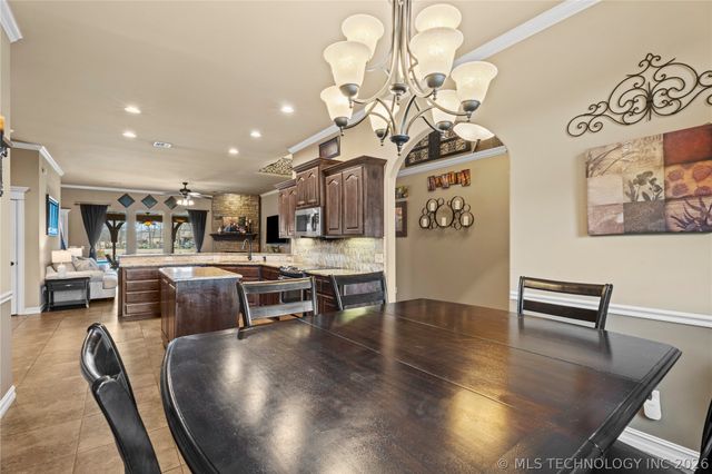 8136 N 68th East Place, Owasso, OK 74055