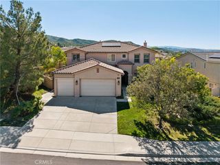 16948 White Pine Way, Canyon Country, CA 91387
