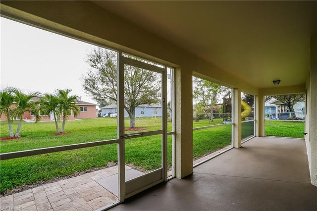 229 NE 7th PL, Cape Coral, FL 33909