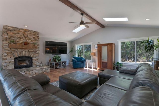 13333 Pioneer Dr, Jackson, CA 95642