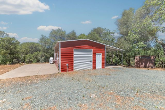 13333 Pioneer Dr, Jackson, CA 95642