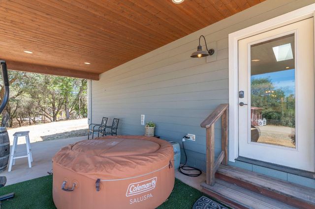 13333 Pioneer Dr, Jackson, CA 95642