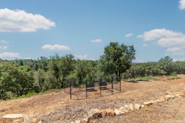 13333 Pioneer Dr, Jackson, CA 95642