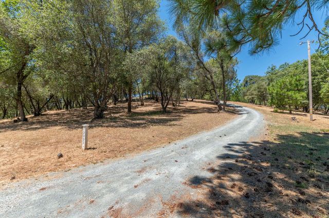 13333 Pioneer Dr, Jackson, CA 95642