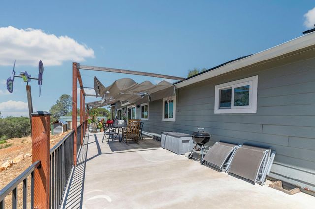 13333 Pioneer Dr, Jackson, CA 95642