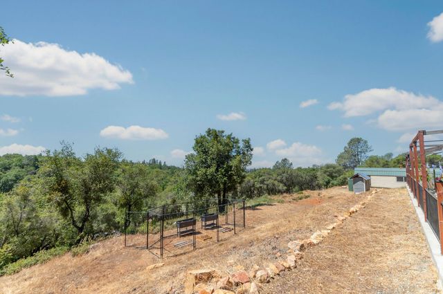 13333 Pioneer Dr, Jackson, CA 95642