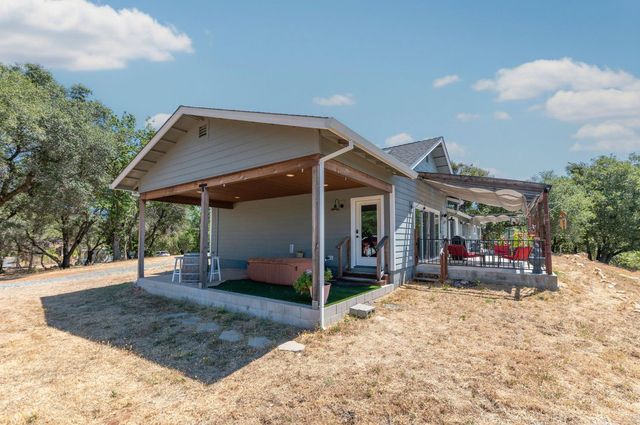 13333 Pioneer Dr, Jackson, CA 95642