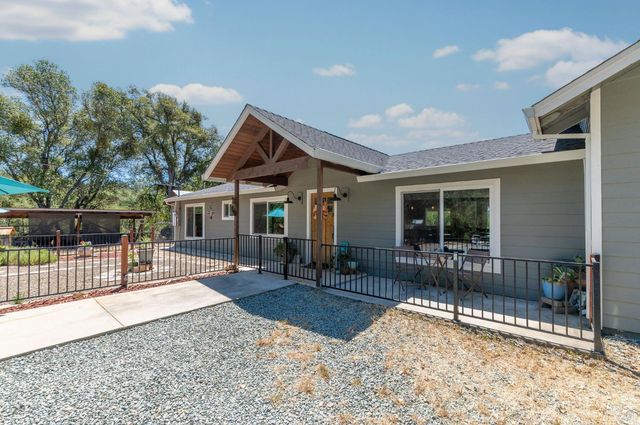 13333 Pioneer Dr, Jackson, CA 95642