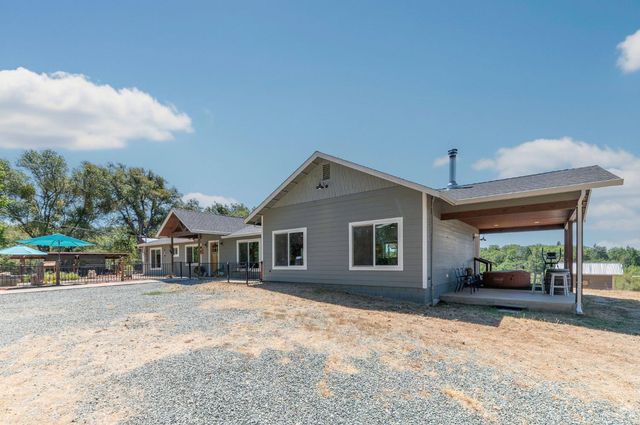 13333 Pioneer Dr, Jackson, CA 95642
