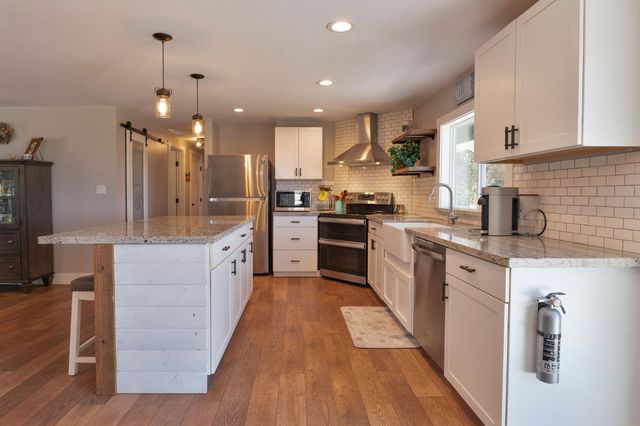 13333 Pioneer Dr, Jackson, CA 95642