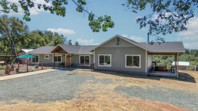 13333 Pioneer Dr, Jackson, CA 95642