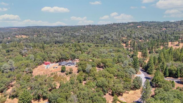 13333 Pioneer Dr, Jackson, CA 95642