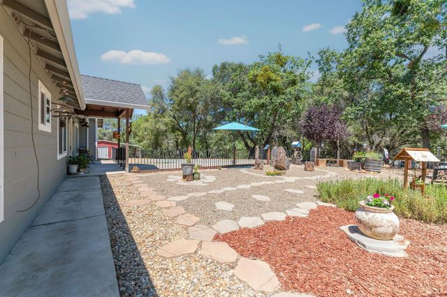 13333 Pioneer Dr, Jackson, CA 95642