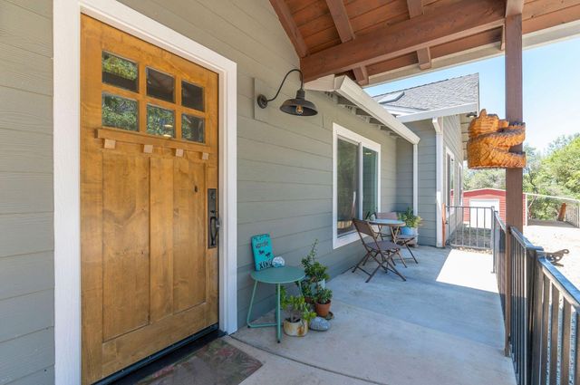 13333 Pioneer Dr, Jackson, CA 95642