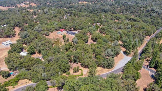 13333 Pioneer Dr, Jackson, CA 95642