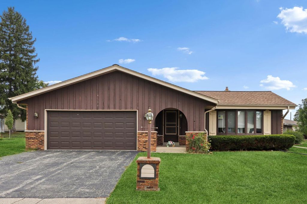 3374 W Kimberly AVENUE, Greenfield, WI 53221