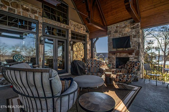 468 Careen Court, Lenoir City, TN 37772