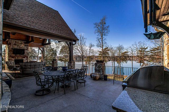 468 Careen Court, Lenoir City, TN 37772