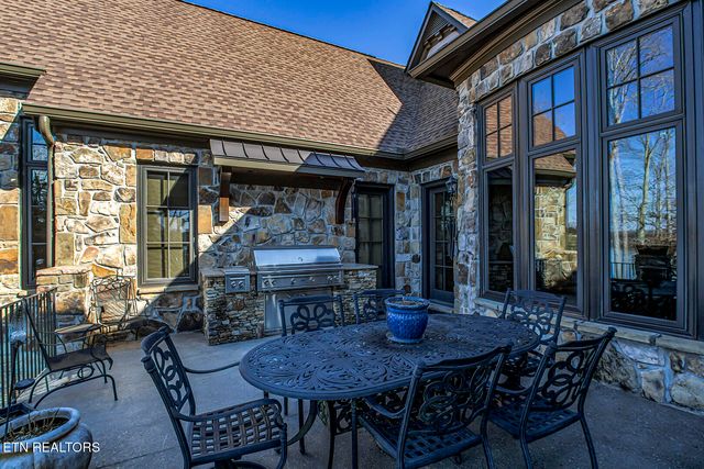 468 Careen Court, Lenoir City, TN 37772