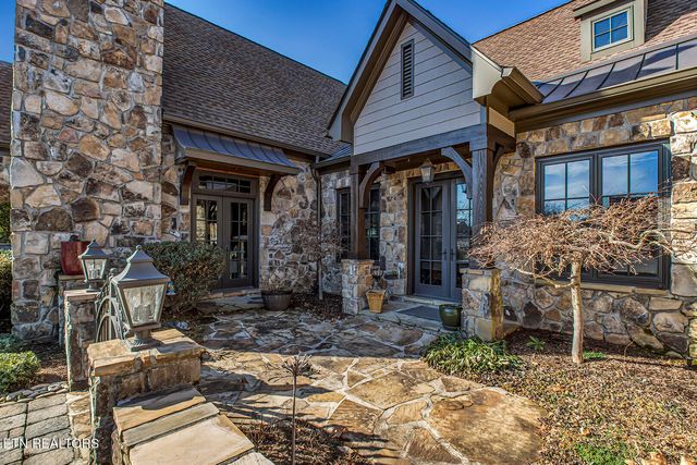 468 Careen Court, Lenoir City, TN 37772