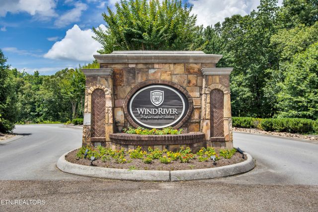 468 Careen Court, Lenoir City, TN 37772