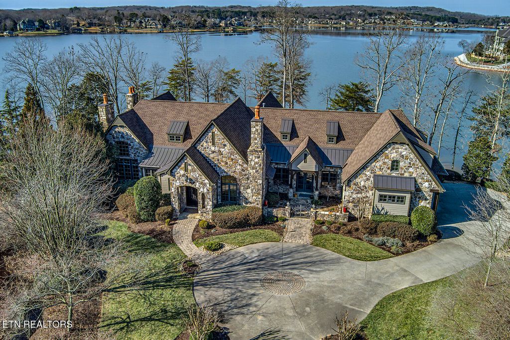 468 Careen Court, Lenoir City, TN 37772