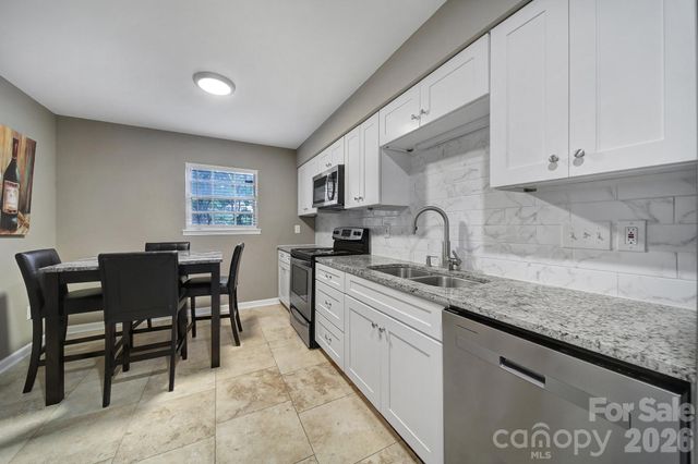 11005 Hunter Trail, Charlotte, NC 28226