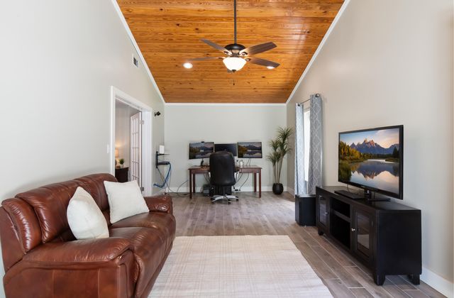 709 Main Street, Destin, FL 32541