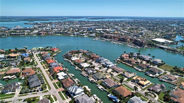 641 Dorando CT, Marco Island, FL 34145
