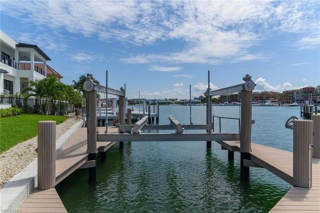 641 Dorando CT, Marco Island, FL 34145