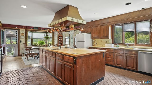 21 Fuller Road, Trumbull, CT 06611
