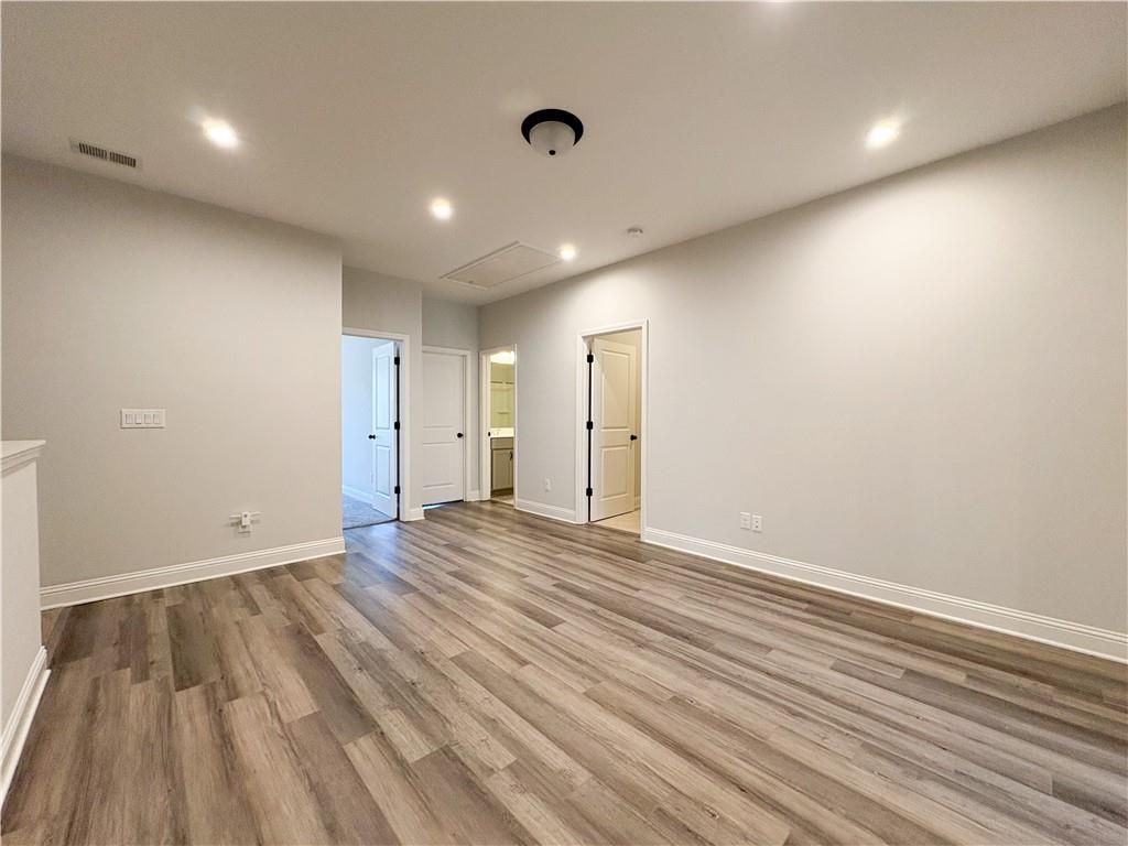 Image 11 of property listing at 6260 Bracken Brown Drive, Alpharetta, GA 30004