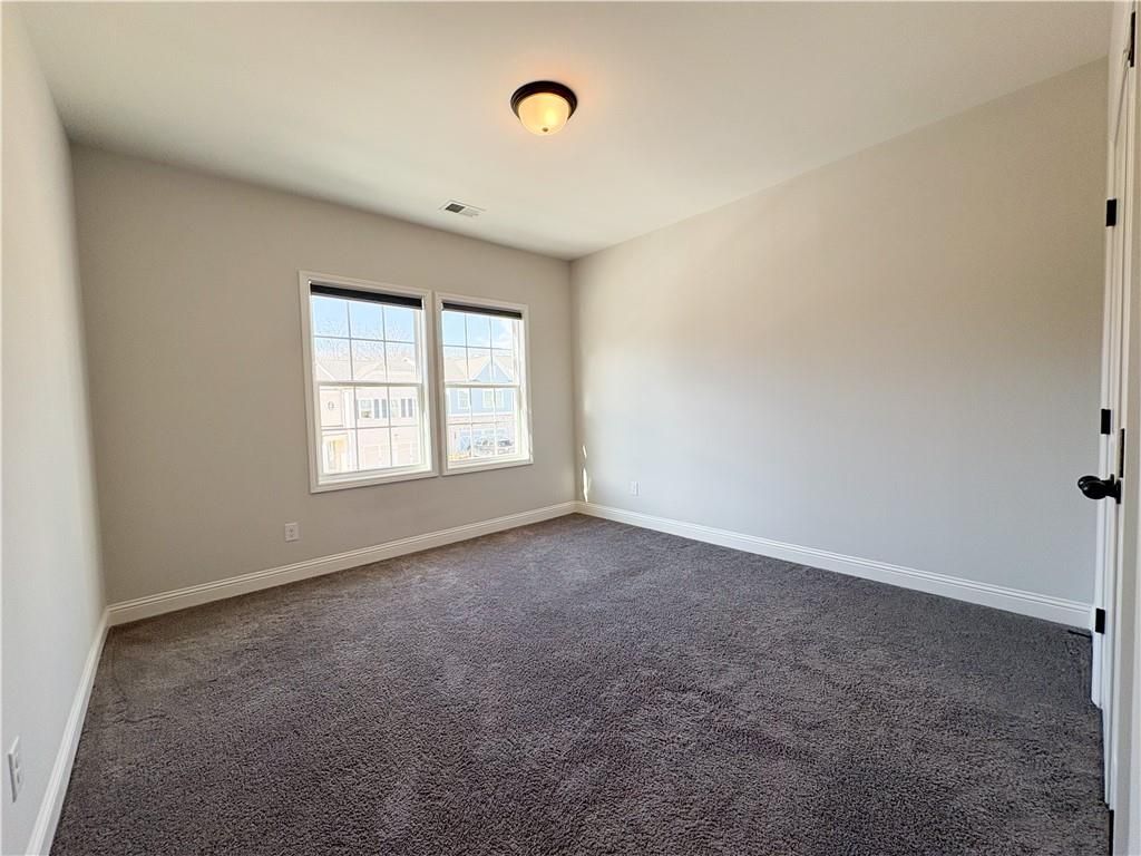 Image 17 of property listing at 6260 Bracken Brown Drive, Alpharetta, GA 30004