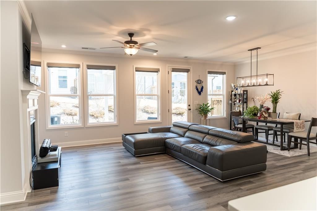 Image 8 of property listing at 6260 Bracken Brown Drive, Alpharetta, GA 30004