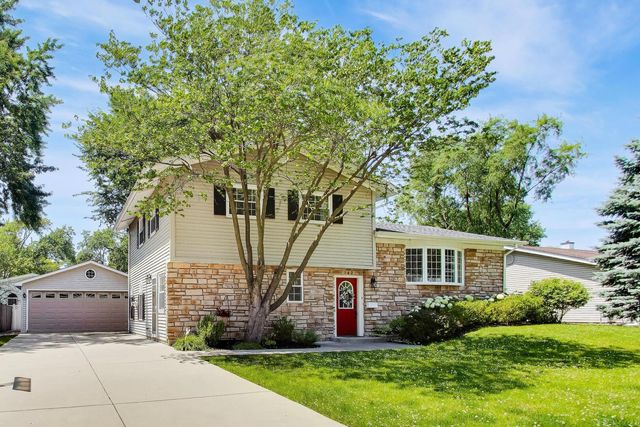 142 N Cady Drive, Palatine, IL 60074