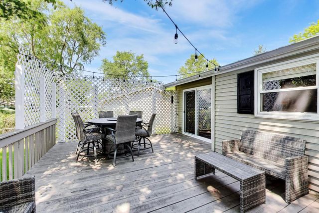 142 N Cady Drive, Palatine, IL 60074