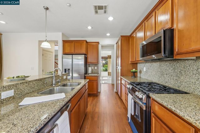 486 Windflower Way, Oakley, CA 94561