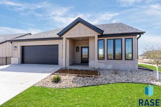 5821 E Rush St, Sioux Falls, SD 57110