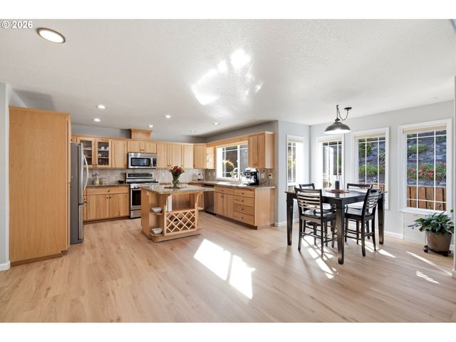 3012 Ne 141ST St, Vancouver, WA 98686